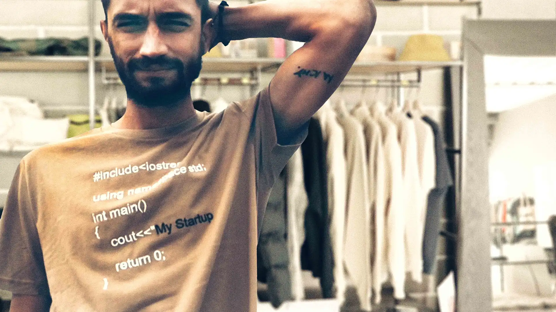 Abbigliamento di ogni genere, dalle felpe ai cappelli alle t-shirt tutto personalizzabile