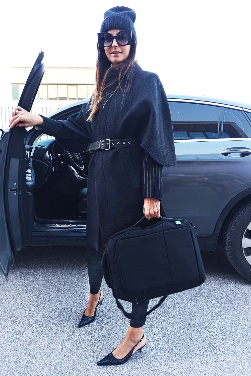 Zainella zaino cartella business porta pc in rpet tracolla utilizzata per viaggio di lavoro in macchina
